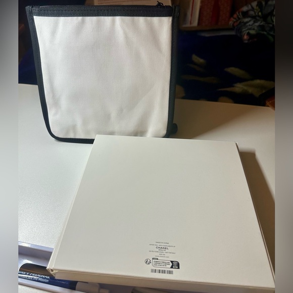 Chanel Beauté White & Black Cosmetic Pouch GWP NWB - Picture 15 of 16